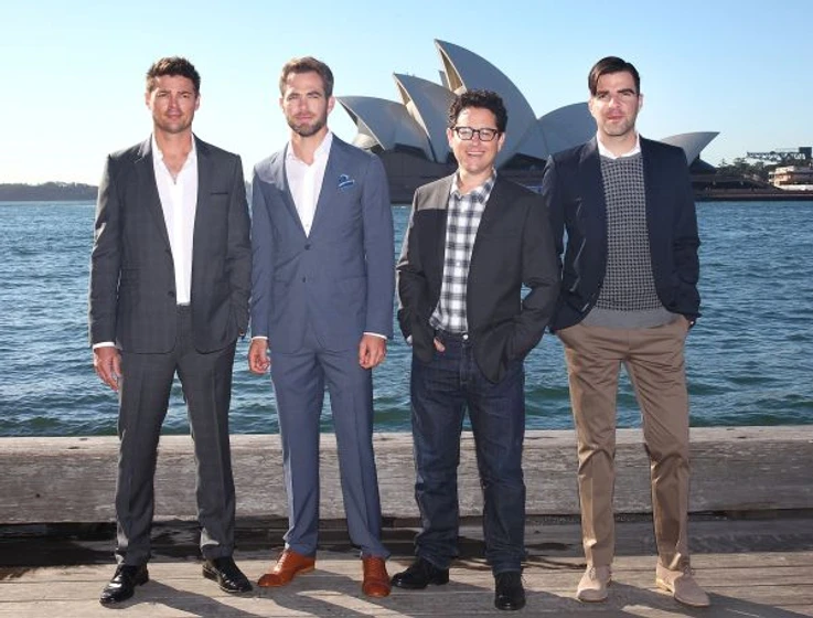 Karl Urban, J.J. Abrams, Chris Pine y Zachary Quinto en Star Trek. En la oscuridad (Premiere en Sidney. Abril 2013)
