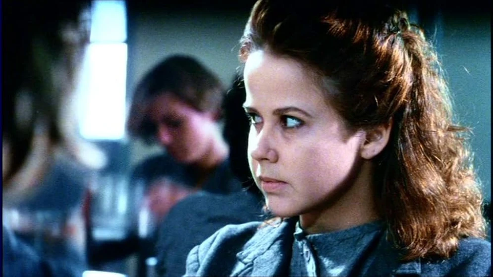 Linda Blair en rojo-caliente