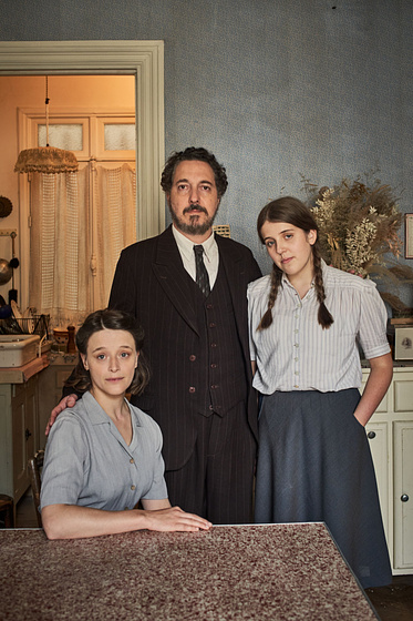 Guillaume Gallienne, Adeline D'Hermy y Violette Guillon en La Vida ante Nosotros