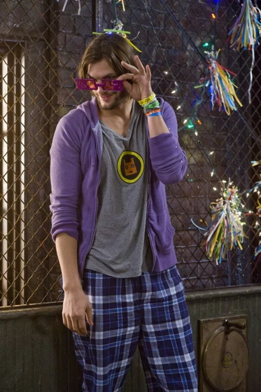 Ashton Kutcher en noche-de-fin-de-ano