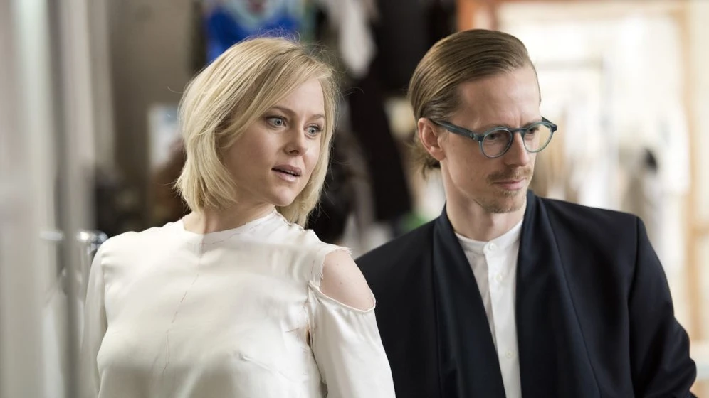 Ingrid Bolsø Berdal y Fredrik Wagner en olvidate-de-nick