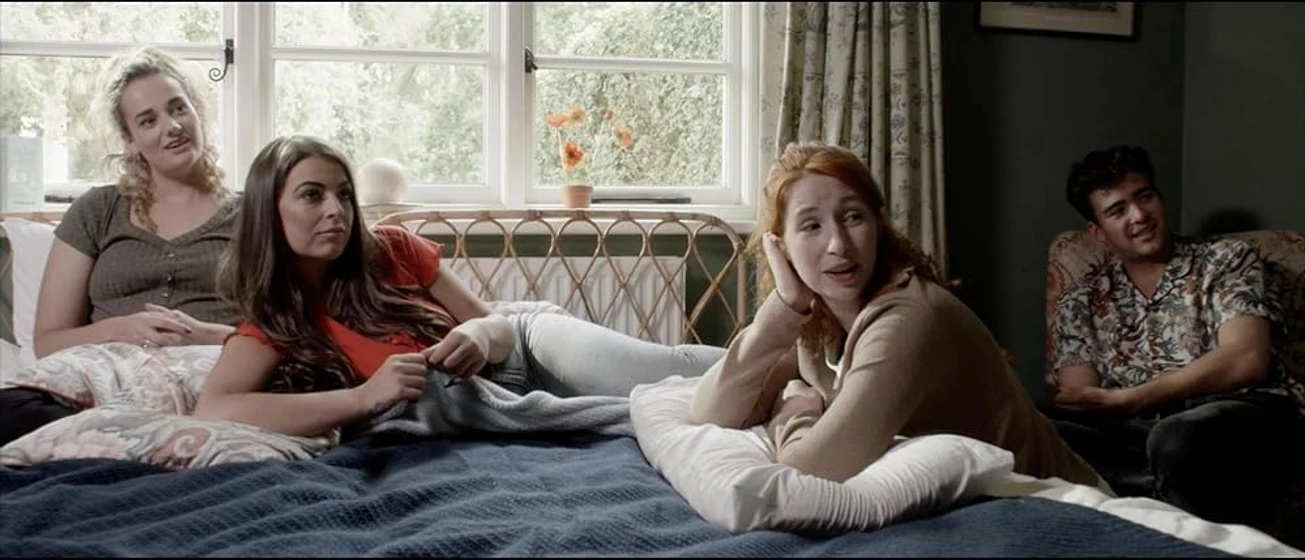 Chelsea Greenwood, Katie McKenna, Gus Fithen y Venetia Cook en return-of-the-tooth-fairy