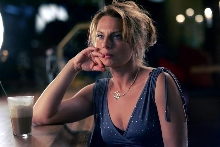Helena Bergström en heartbreak-hotel-2dd34b88-01e5-48e6-bc37-1c7313a4fbf9