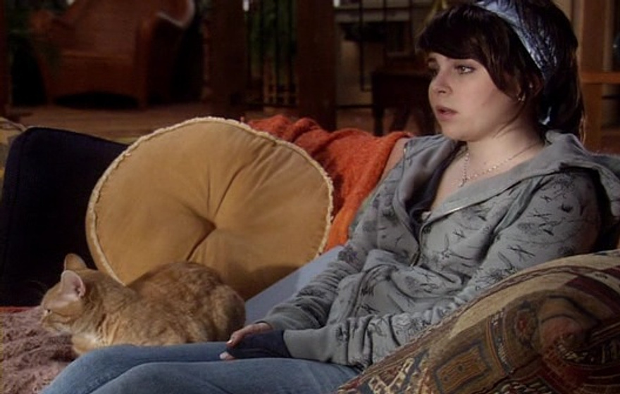 Mae Whitman en Un Enemigo en Casa