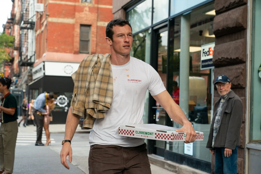 Callum Turner en una-noche-al-ano