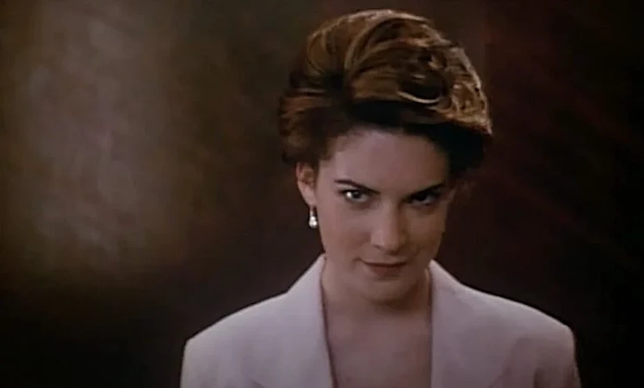 Lara Flynn Boyle en la-suplente-ambicion-fatal