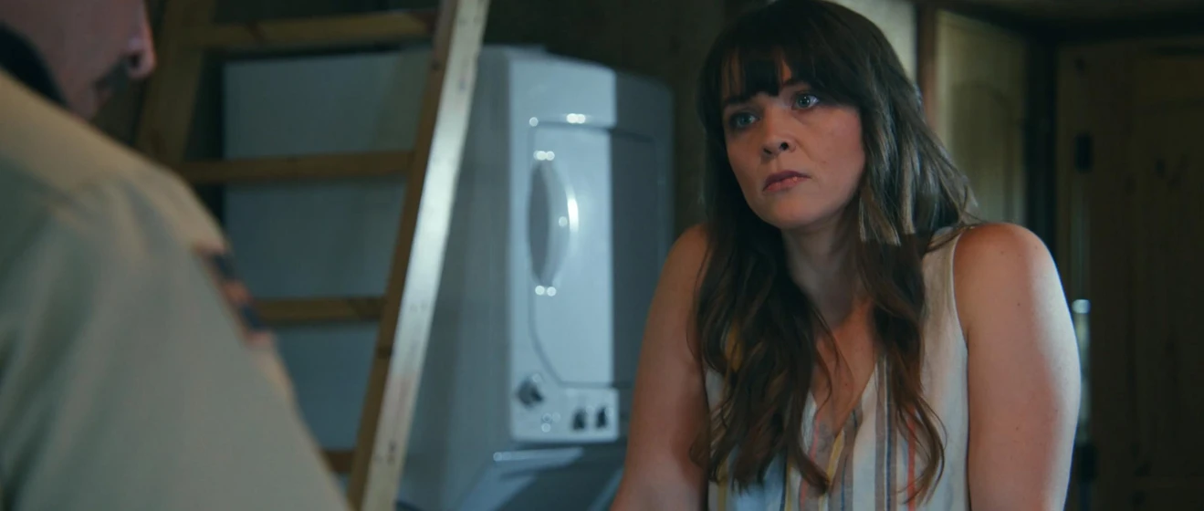 Lindsey Marie Wilson en bull-shark
