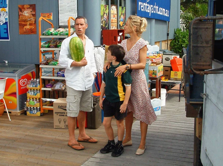 Ralph Herforth, Claudine Wilde y Aaron Donovan en Los Secretos de la Isla