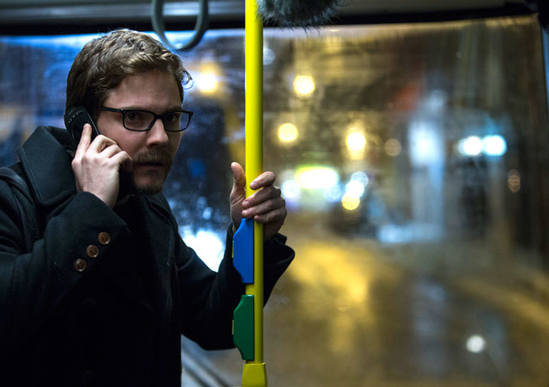 Daniel Brühl en El Quinto Poder
