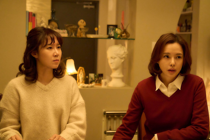 Hyo-jin Kong y Ha-nui Lee en The People Upstairs