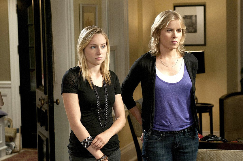 Kim Dickens y Carleigh Beverly en Malas Compañías