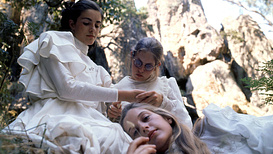 still of movie Picnic en Hanging Rock