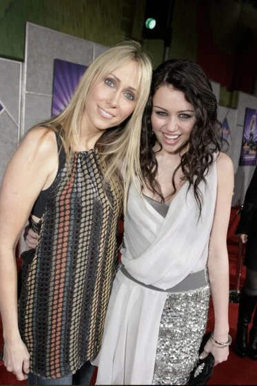 Imagen de hannah-montana-miley-cyrus-lo-mejor-de-ambos-mundos-en-concierto (World Premiere (Mayo 2008))