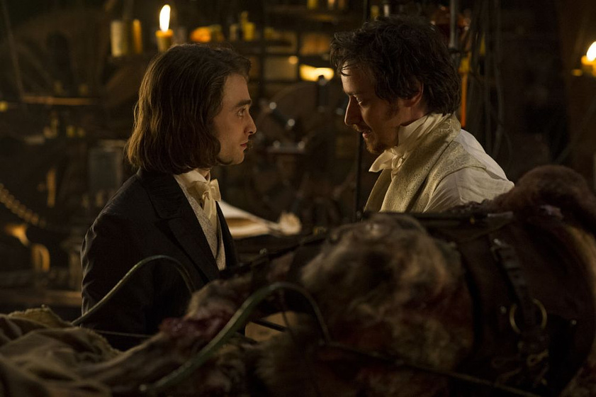 Daniel Radcliffe y James McAvoy en Victor Frankenstein