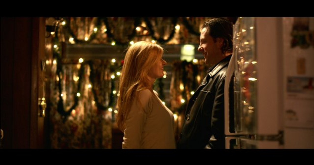 Edward Burns y Connie Britton en The Fitzgerald Family Christmas