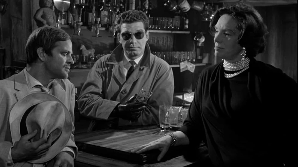 Klaus Kinski, Elisabeth Flickenschildt y Jan Hendriks en la-posada-del-tamesis