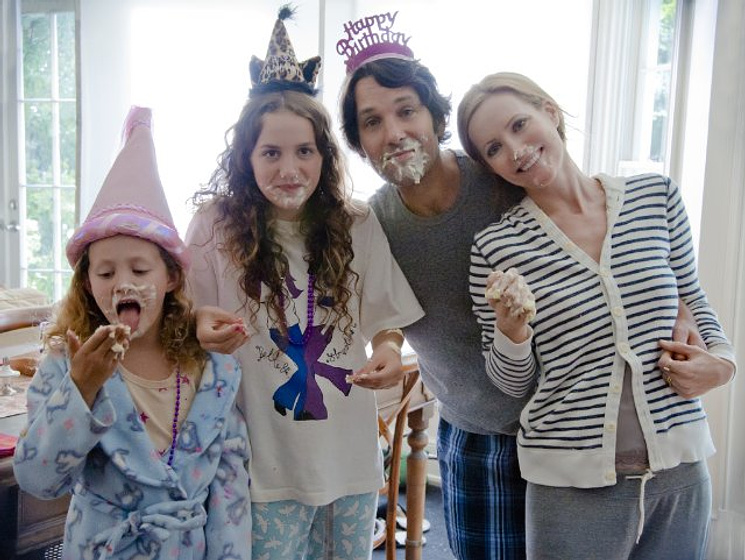 Leslie Mann y Paul Rudd en Si Fuera fácil