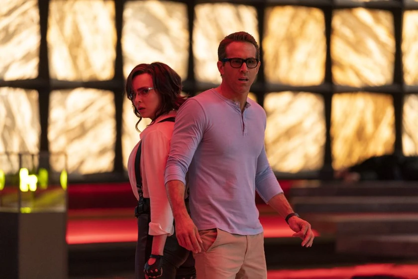 Ryan Reynolds y Jodie Comer en free-guy