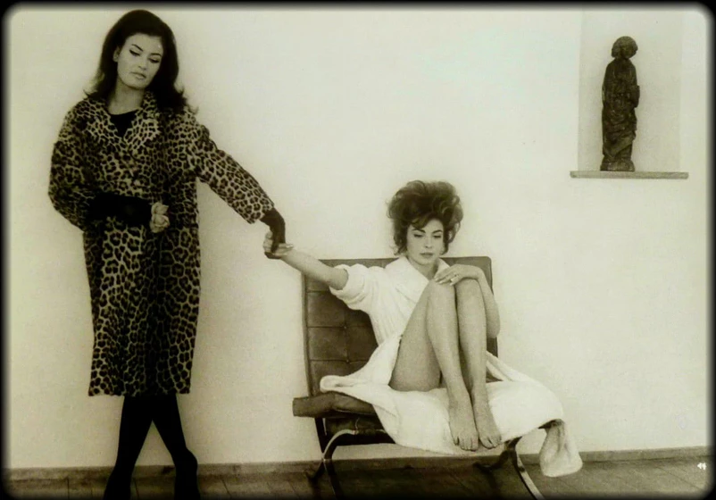 Marisa Mell y Claudia Marus en el-monte-de-venus