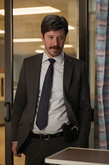 John Gallagher Jr. en Matar o Morir (Peppermint)