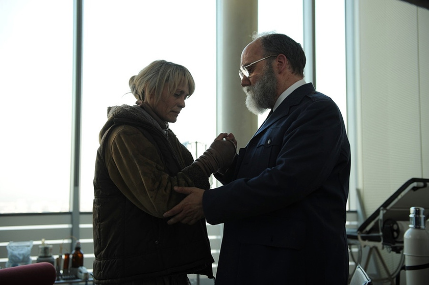 Robin Wright y Paul Giamatti en El Congreso