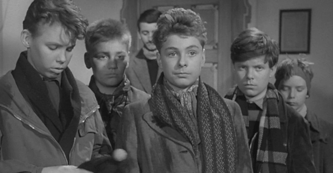 Imagen de the-flying-classroom-1954