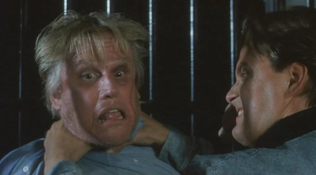 Gary Busey y Damian Chapa en sangre-por-sangre-2-el-padrino