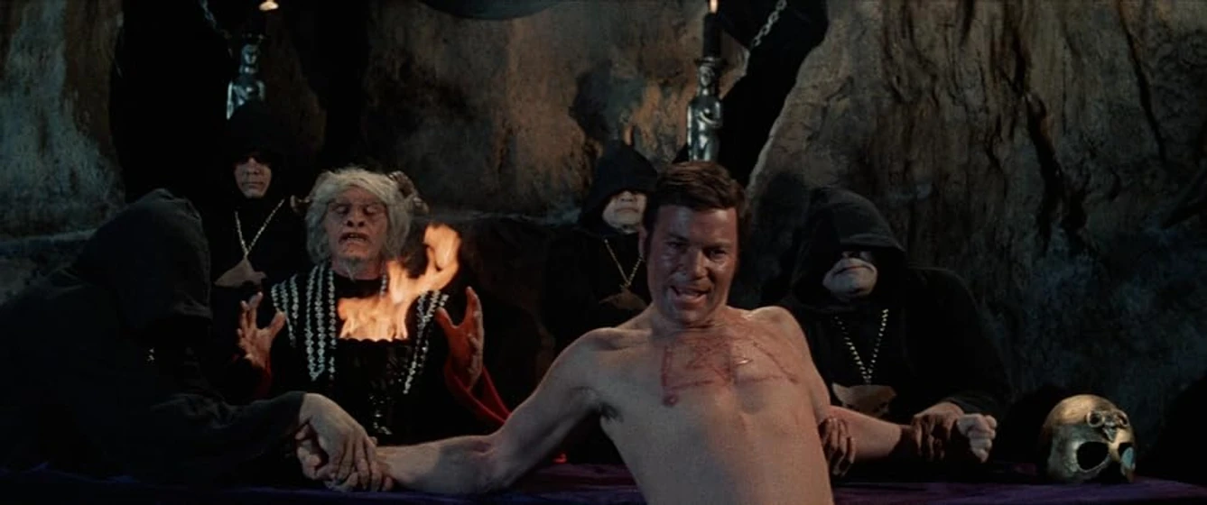 Ernest Borgnine y William Shatner en la-lluvia-del-diablo
