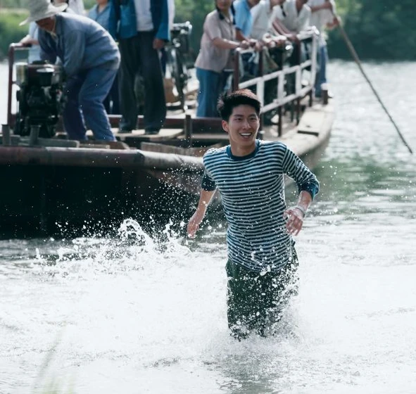 Shawn Dou en amor-bajo-el-espino-blanco