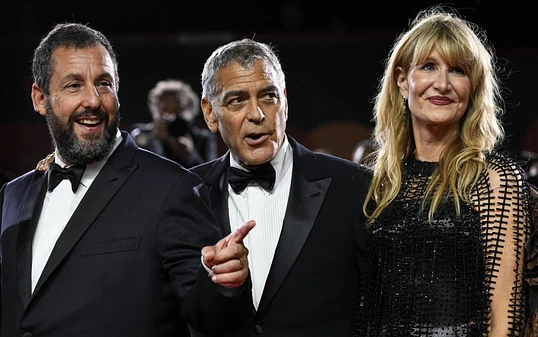 image of Venecia 2025 – Día 2: Entre Clooney, Sandler y el regreso de Lanthimos
