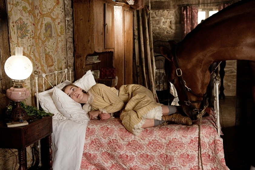 Celine Buckens en War Horse (Caballo de batalla)