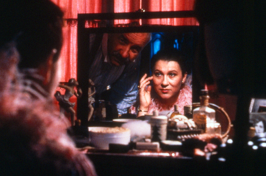 Armin Mueller-Stahl y Eva Mattes en The Film Narrator
