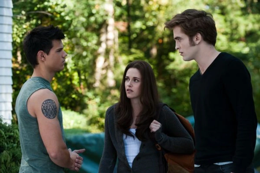 Kristen Stewart, Robert Pattinson y Taylor Lautner en La saga Crepúsculo: Eclipse