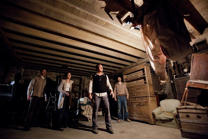 Lili Taylor, Vera Farmiga, Ron Livingston, Patrick Wilson [I] y John Brotherton en Expediente Warren. The Conjuring