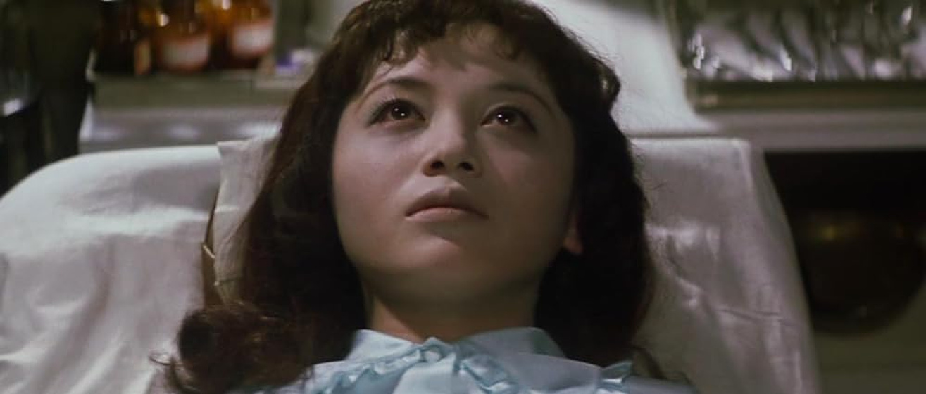 Mika Katsuragi en el-lago-de-dracula