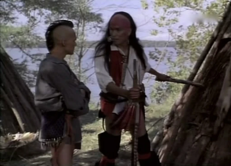 Eric Schweig y J.C. White Shirt en cadena-rota