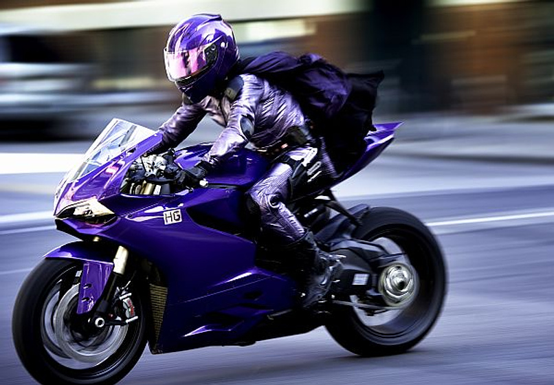 Chloë Grace Moretz en Kick-Ass 2, con un par
