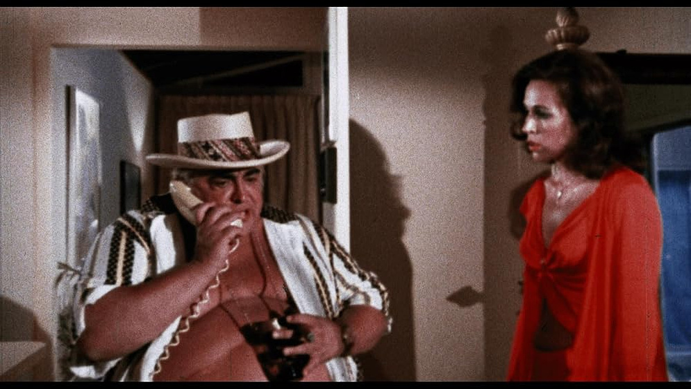 Jennifer Bishop y Buffy Dee en mako-el-tiburon-de-la-muerte