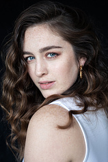 picture of actor Danielle Galligan