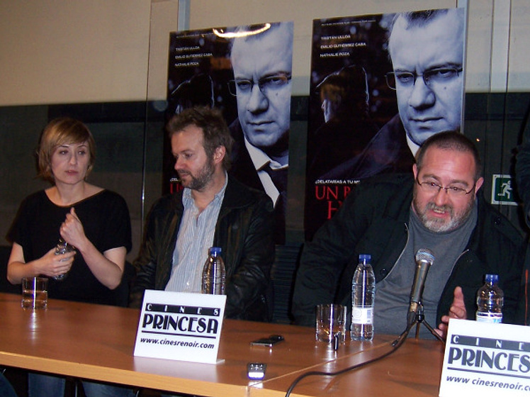 Tristán Ulloa, Nathalie Poza y Juan Martínez Moreno en Un Buen hombre