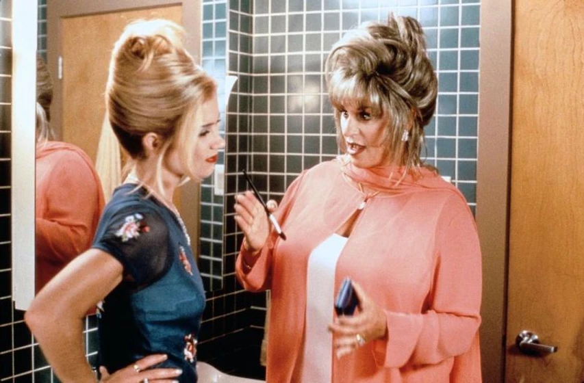 Christina Applegate en equipo-mortal