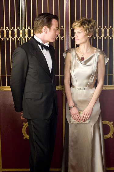 Ewan McGregor y Hilary Swank en Amelia