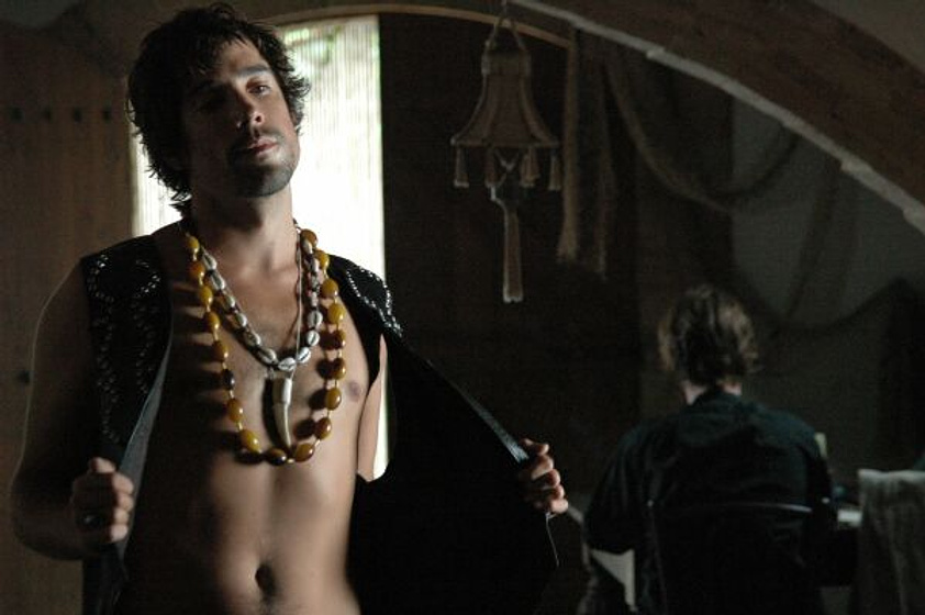 Unax Ugalde en Savage Grace