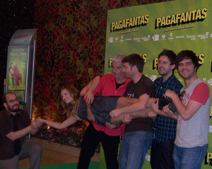 Óscar Ladoire, Borja Cobeaga, Sabrina Garciarena, Gorka Otxoa, Julián López y Ernesto Sevilla en pagafantas
