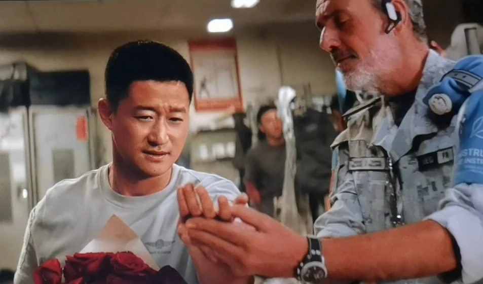 Wu Jing y Vincent Matile en la-tierra-errante-ii