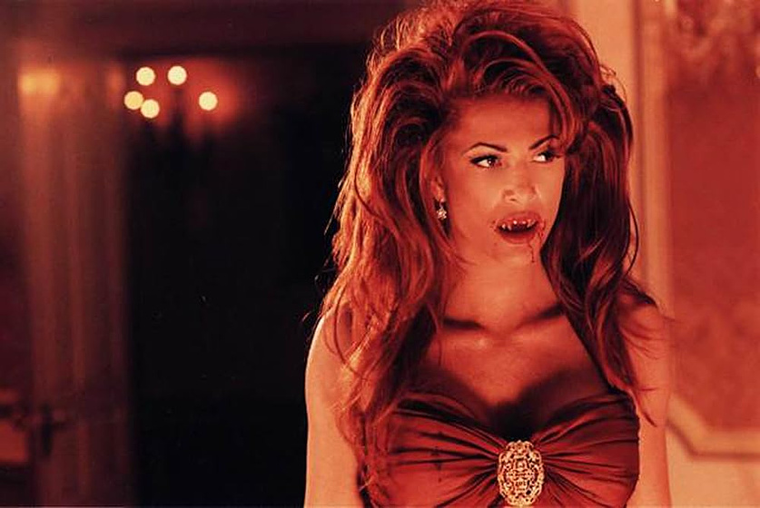 Angie Everhart en El Club de los Vampiros