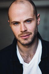 picture of actor Dennis Flanagan
