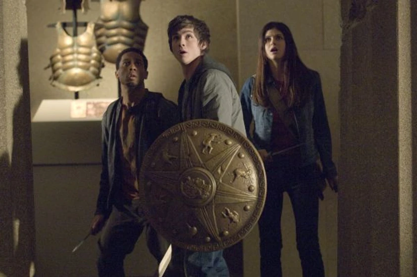 Brandon T. Jackson, Logan Lerman y Alexandra Daddario en Percy Jackson y el Ladrón del Rayo