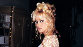 still of content Pamela Anderson: Una historia de amor
