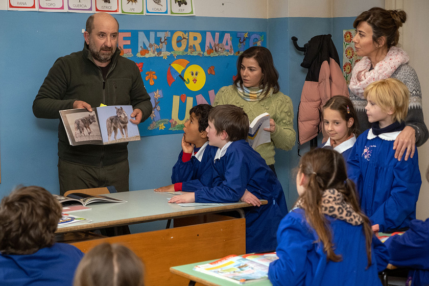 Antonio Albanese y Virginia Raffaele en Bienvenido a la Montaña